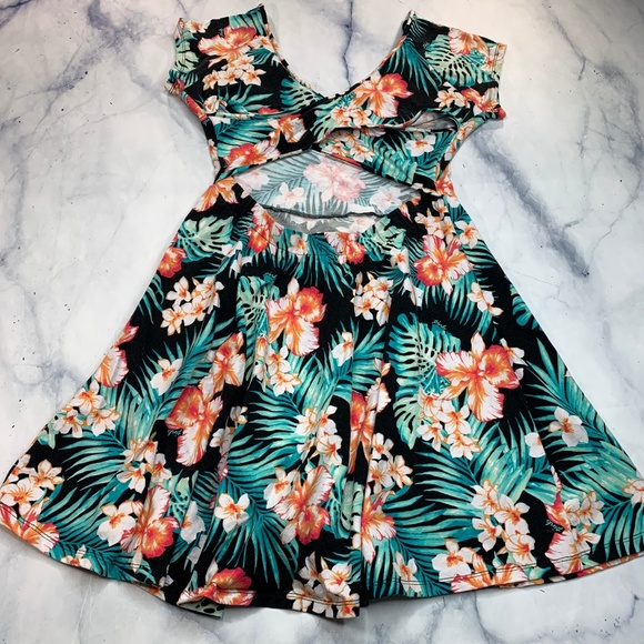 PINK Victoria's Secret Floral Cross Back Dress - Picture 5 of 8